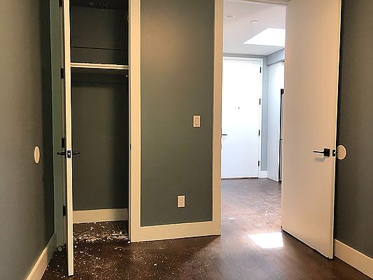 4th image of 355 Hewes St #4