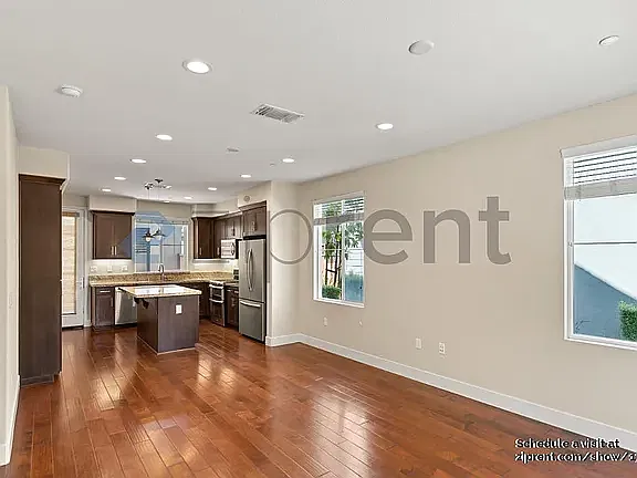 4 bed, 2011 sqft, $4,600 — Photo 2