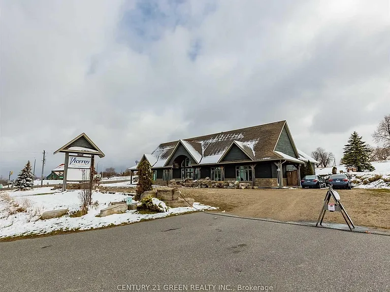 935689 Airport Rd — Photo 4