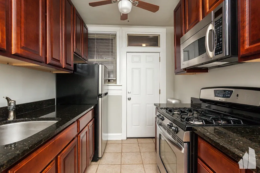 1 bed, 1.0 bath, $2,195 — Photo 3