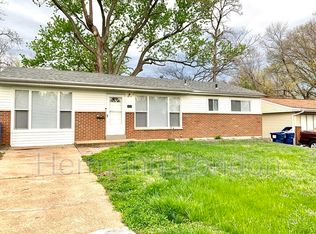 45 Capri Dr, Florissant, MO 63033