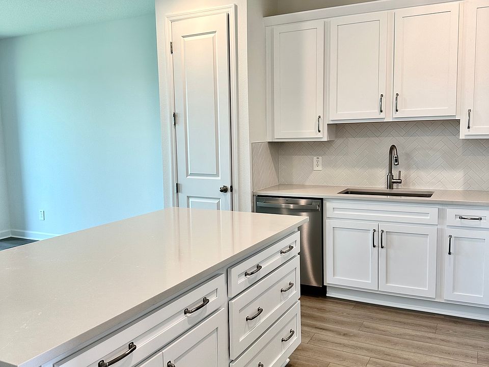 1st image of 7586 Deer Valley Cir