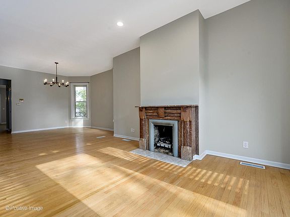 3rd image of 1026 W Montana St #1