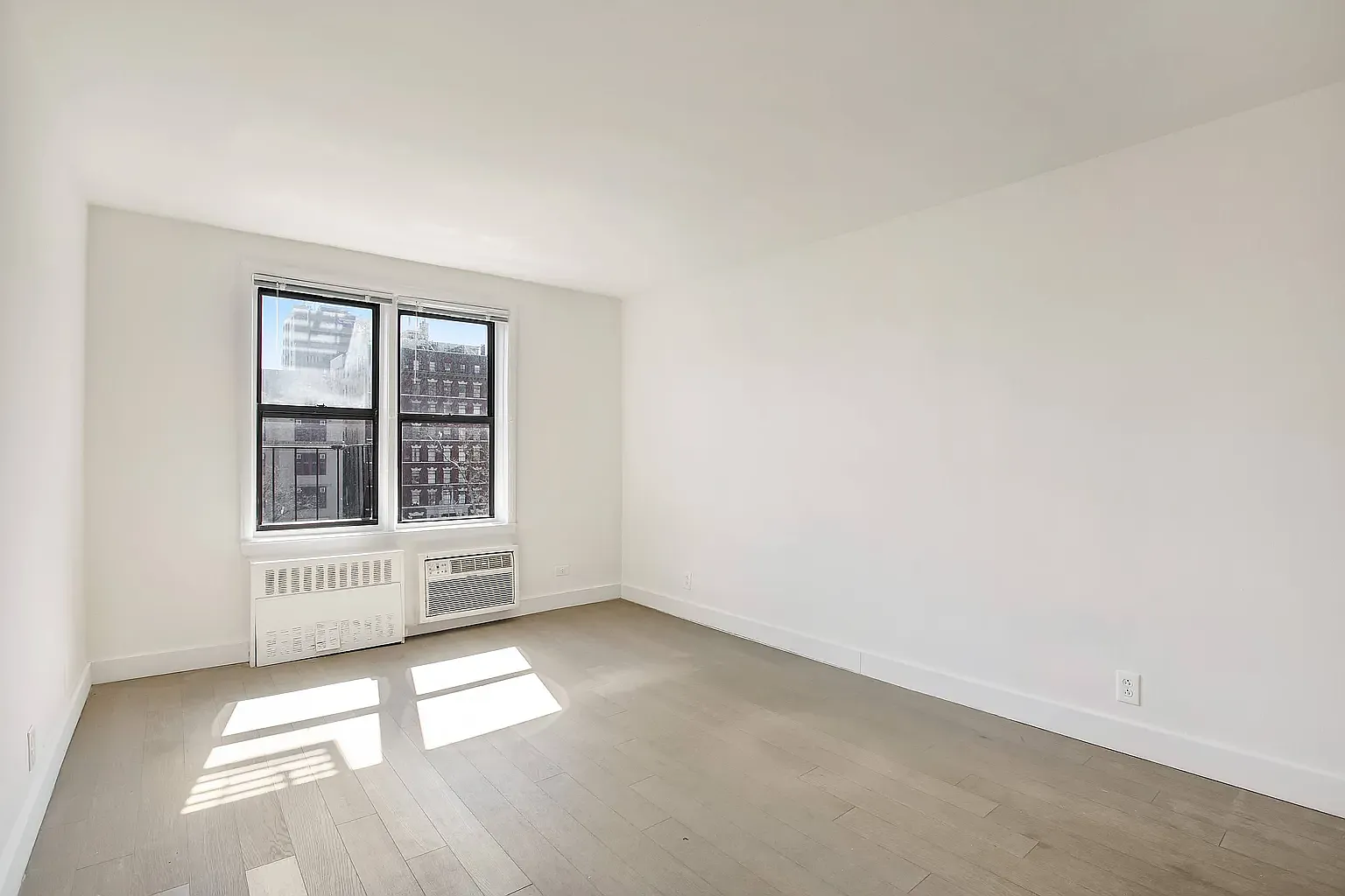 315 East 21st Street — Photo 2