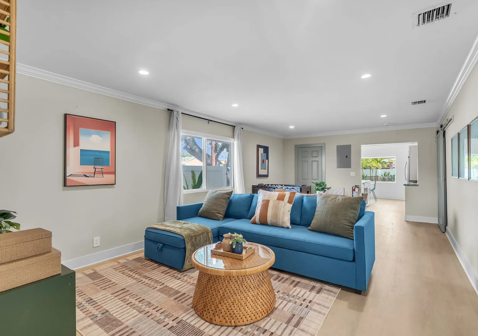 Heated Pool 4BR Sleeps 12 6 Min to Dania Beach — Photo 4