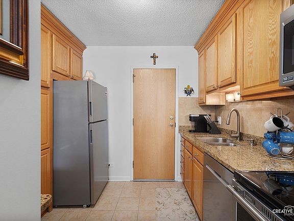 5th image of 1150 E Jackson St APT 2J