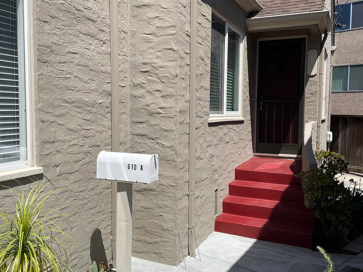2 bed, 600 sqft, $2,900 — Photo 2