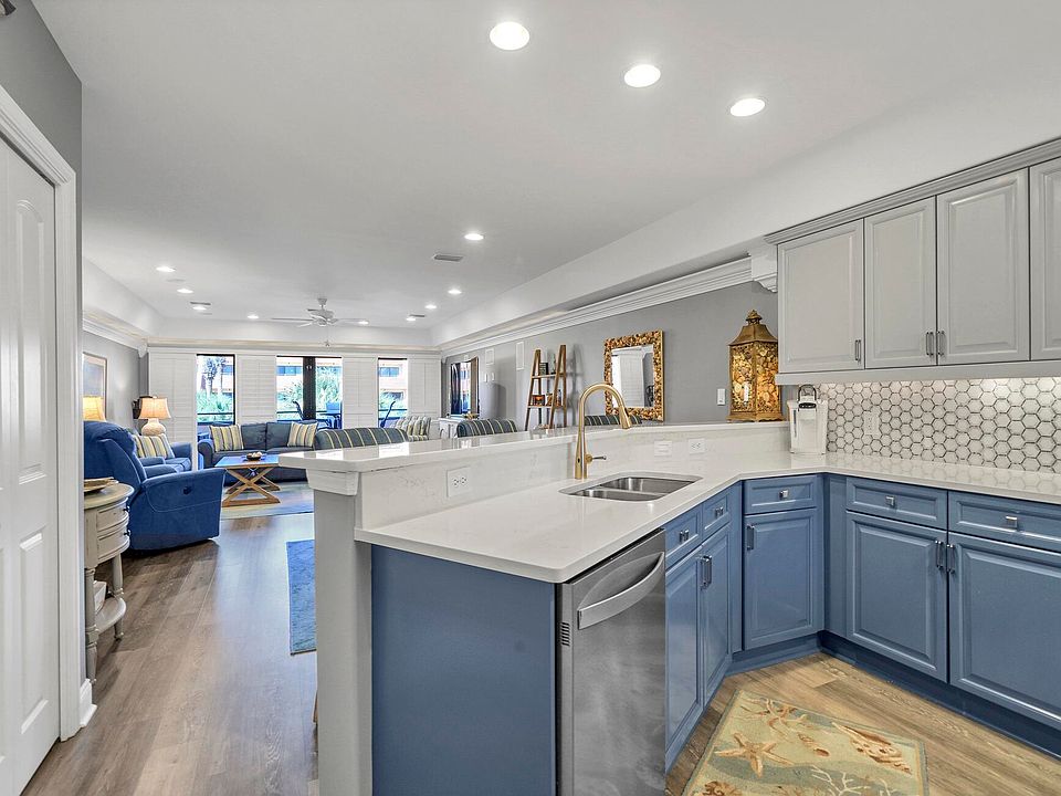 1st image of 520 Gulf Shore Dr Unit 327