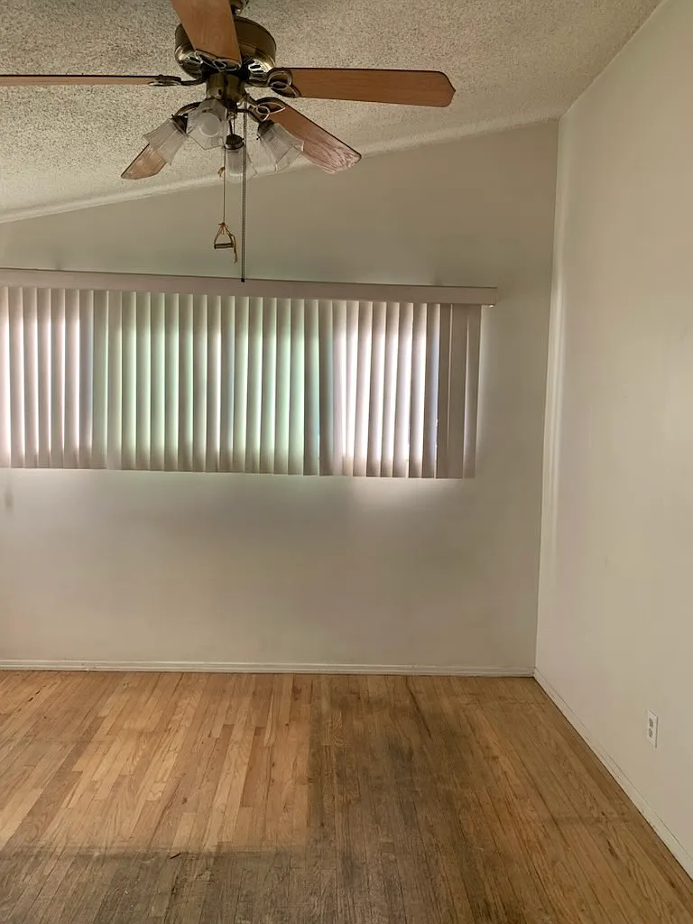 3 bed, $1,100 — Photo 2