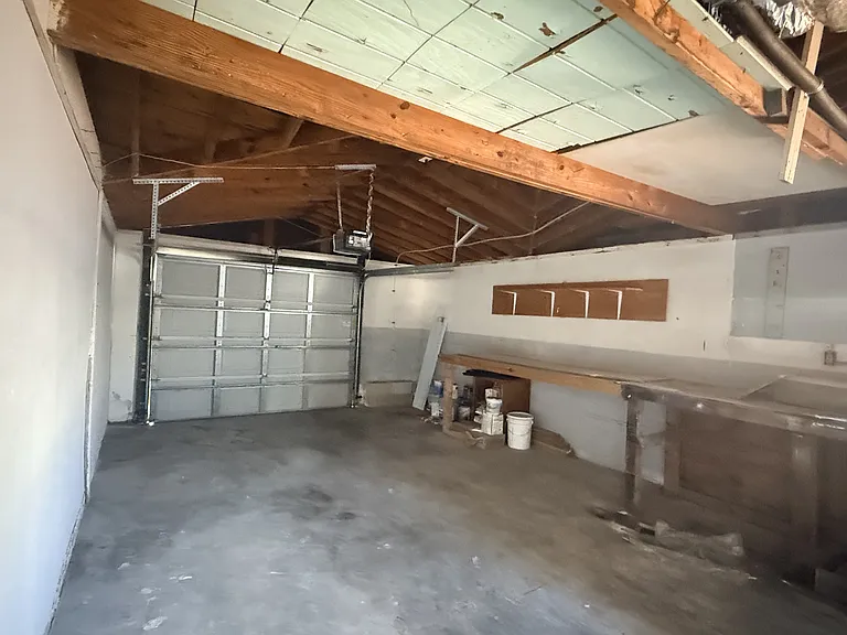 13428 Neptune Dr — Photo 28