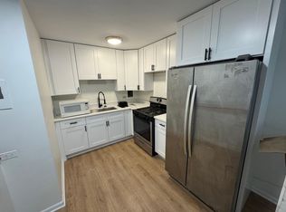 2411 W Balmoral Ave APT 1D, Chicago, IL 60625