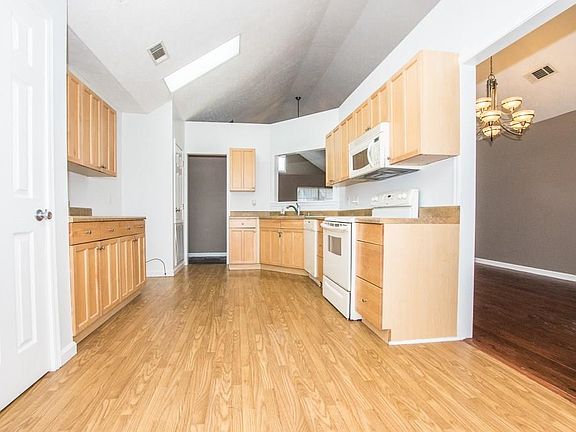 3rd image of 6405 Wildwind Dr