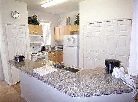 4th image of 4701 Hemingway House St