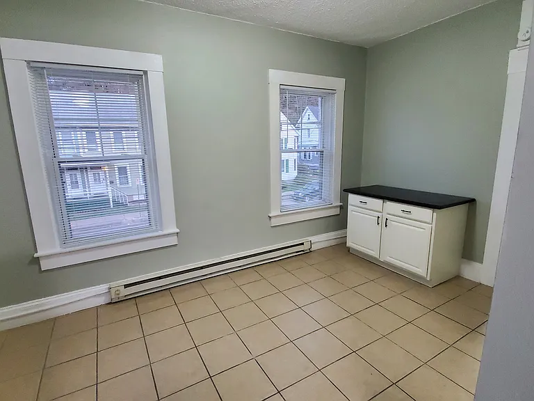 509 W Locust St #2 — Photo 2