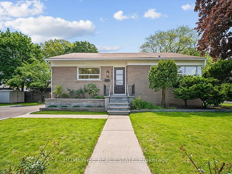 2182 Courtland Dr — Photo 4