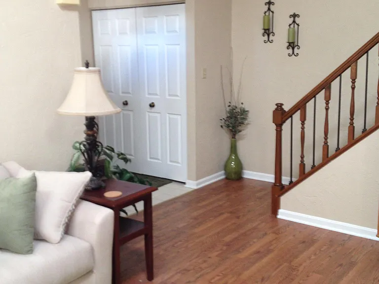 252 Greenwood Dr — Photo 2