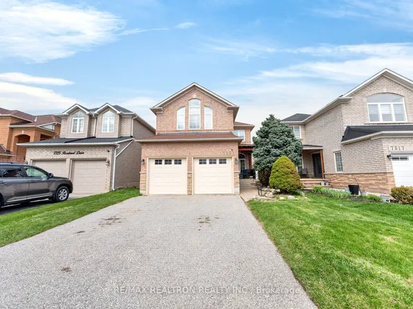 7321 Rosehurst Dr, Mississauga, ON L5N 8P1