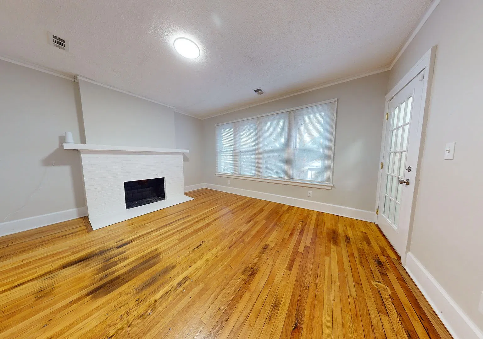 12061 Cloverlawn — Photo 1
