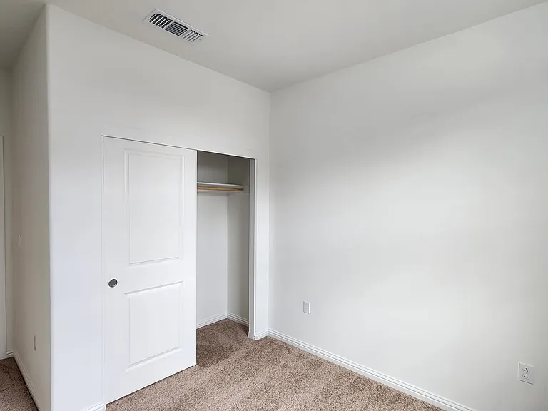 Pinchot Dr — Photo 18