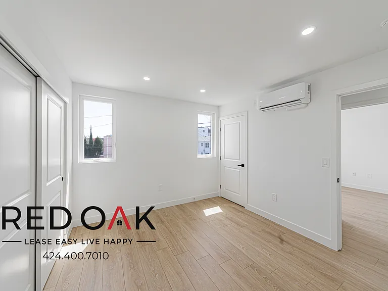 2223 Clyde Ave #2225-3/4 — Photo 4