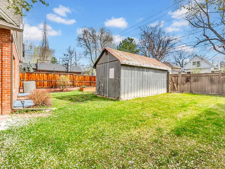 1036 S Race St — Photo 17