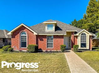 7813 Munich Dr, Rowlett, TX 75089