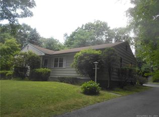 28 Hiawatha Lane Ext, Westport, CT 06880