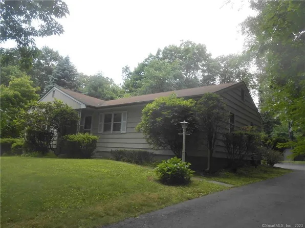 28 Hiawatha Ln Extension, Westport, CT 06880