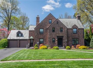 31 Sulgrave Rd, West Hartford, CT 06107