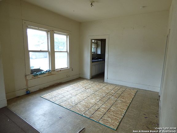 4th image of 331 E Southcross Blvd