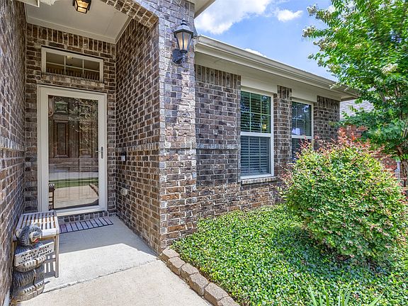 3rd image of 1116 Nocona Dr