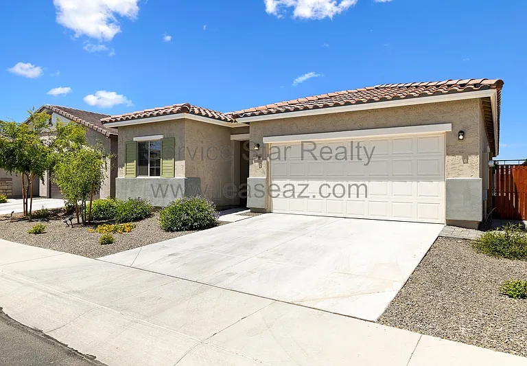 2766 E Rimrock Dr — Photo 2