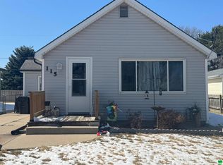 115 Wallace Ave, North Sioux City, SD 57049