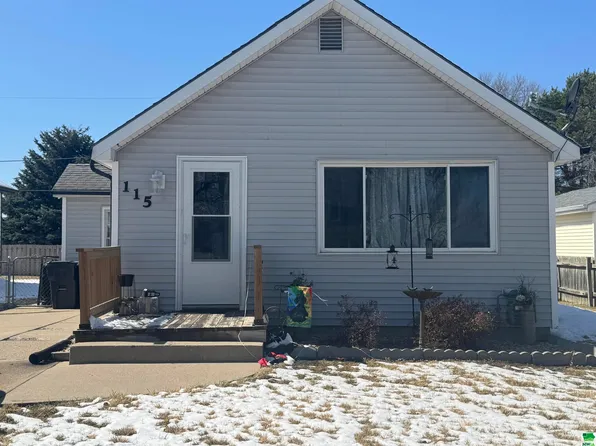 115 Wallace Ave, North Sioux City, SD 57049