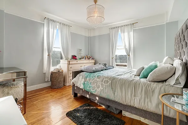 Sold by Compass | media 6