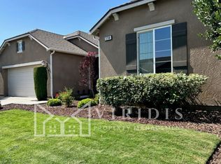 3298 Tradewinds Ave, Tulare, CA 93274