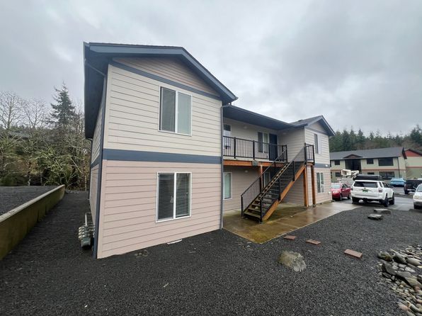 1563 SE Honeysuckle Loop UNIT C