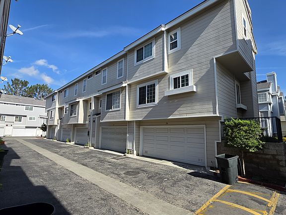 2nd image of 2800 Plaza Del Amo Unit 27