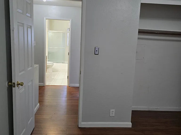 1421 Benton St #D — Photo 9