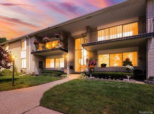 8497 Kennedy Cir UNIT 4, Warren, MI 48093