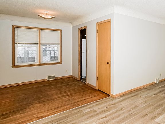 004-photo-dining-room-12558561 - Copy_03112023