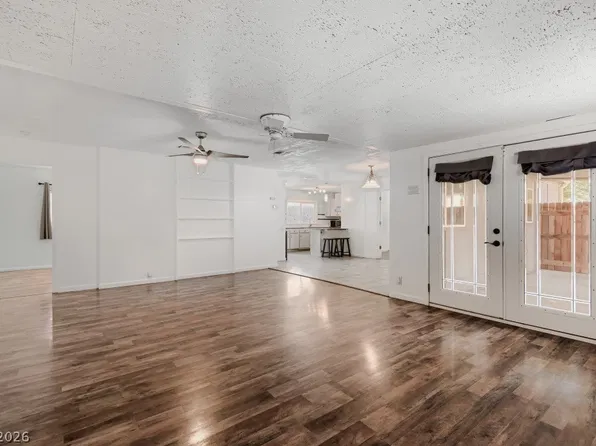 5422 N Sir Richard Dr, Las Vegas, NV 89110