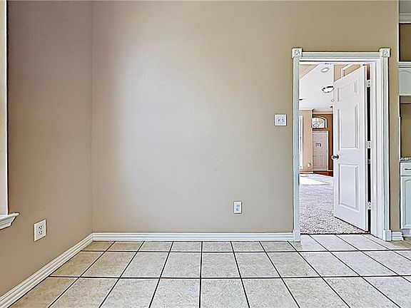 3rd image of 3219 Lance Ln