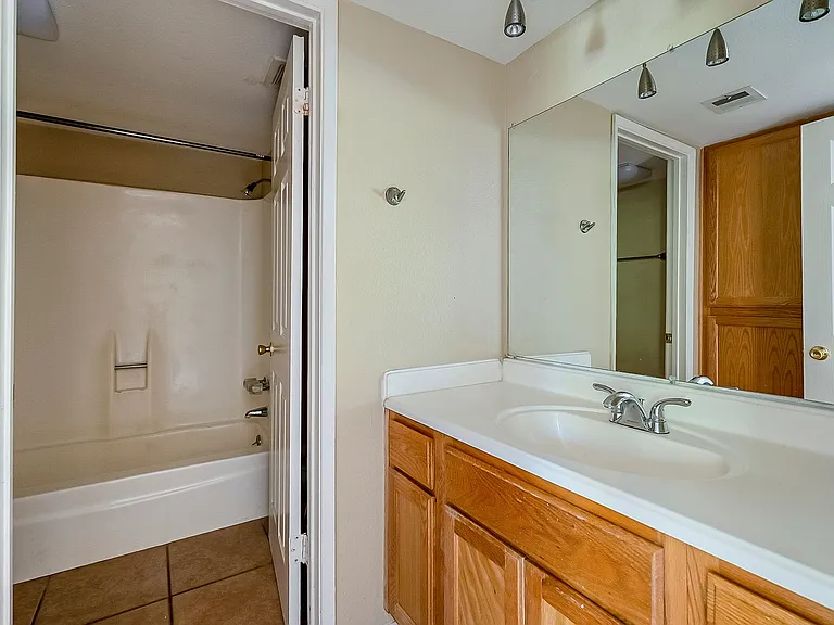 2 bedroom 1.5 bathroom in the heart of Phoenix — Photo 27