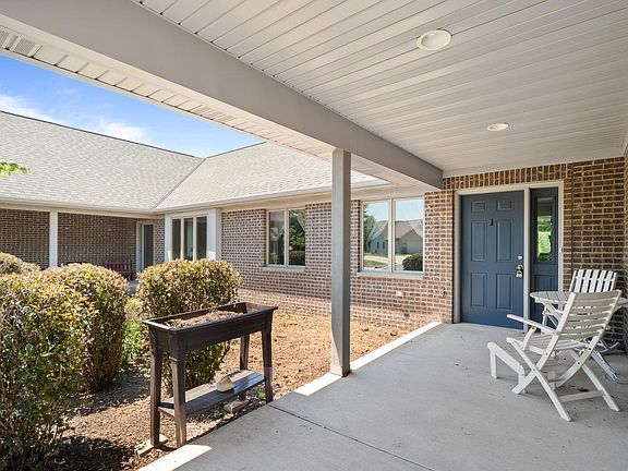2nd image of 211 Windmill LANE