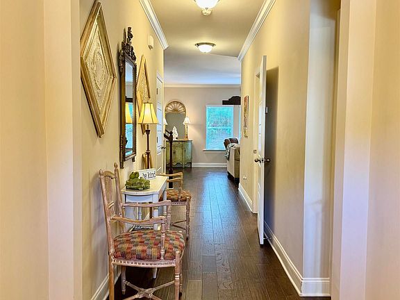 3rd image of 599 Chelsea Station Cir