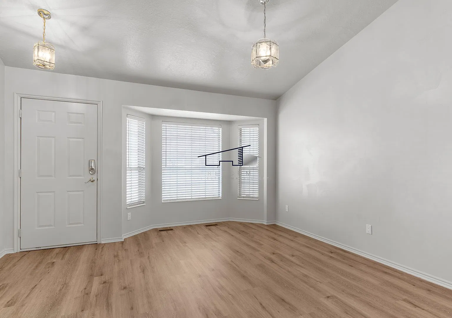 Clinton 4 Bedroom 2 Bathroom Home Available! — Photo 2