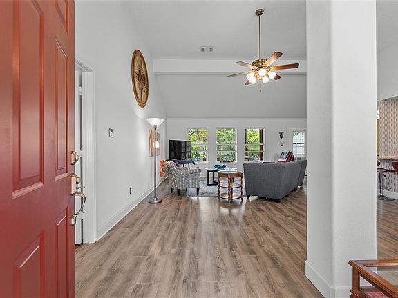 4th image of 261 26th St