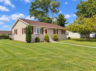 2 Caribou St, Hanover, PA 17331