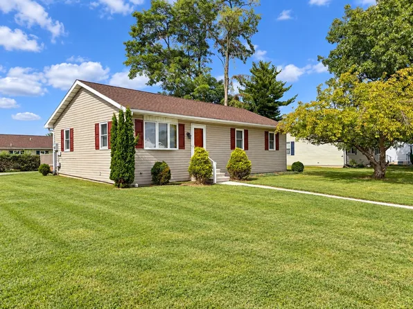 2 Caribou St, Hanover, PA 17331